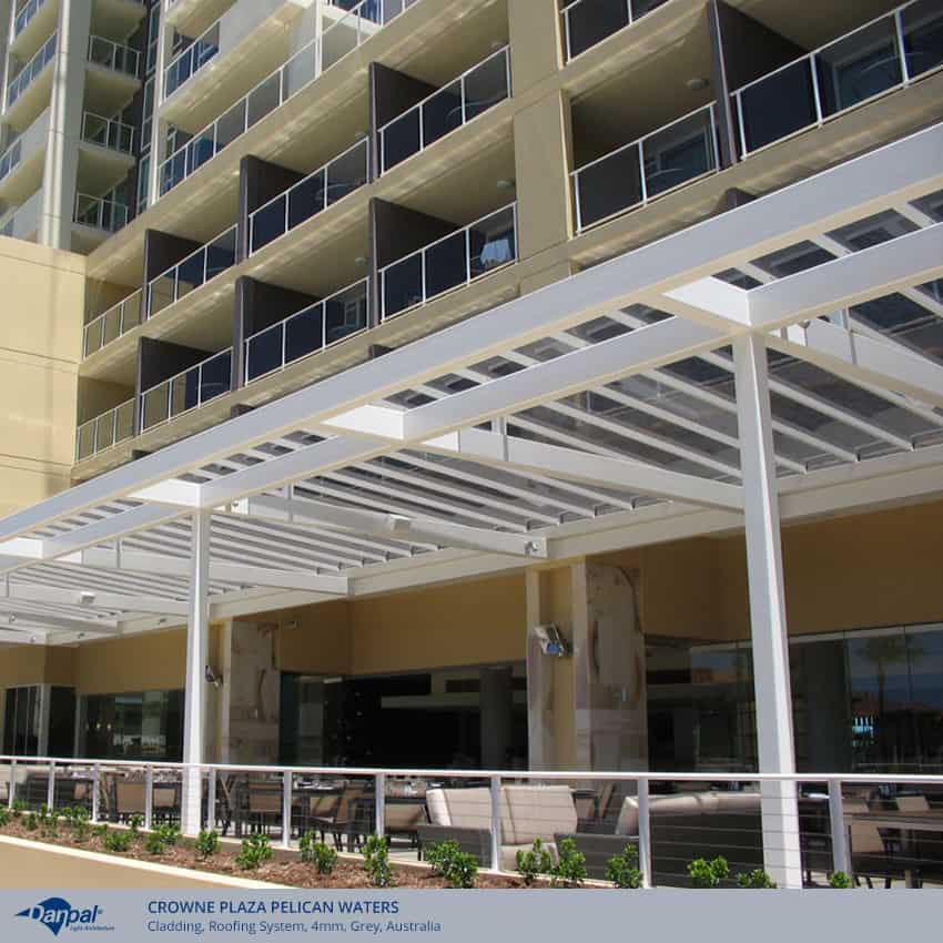 CROWNE-PLAZA-PELICAN-WATERS-4